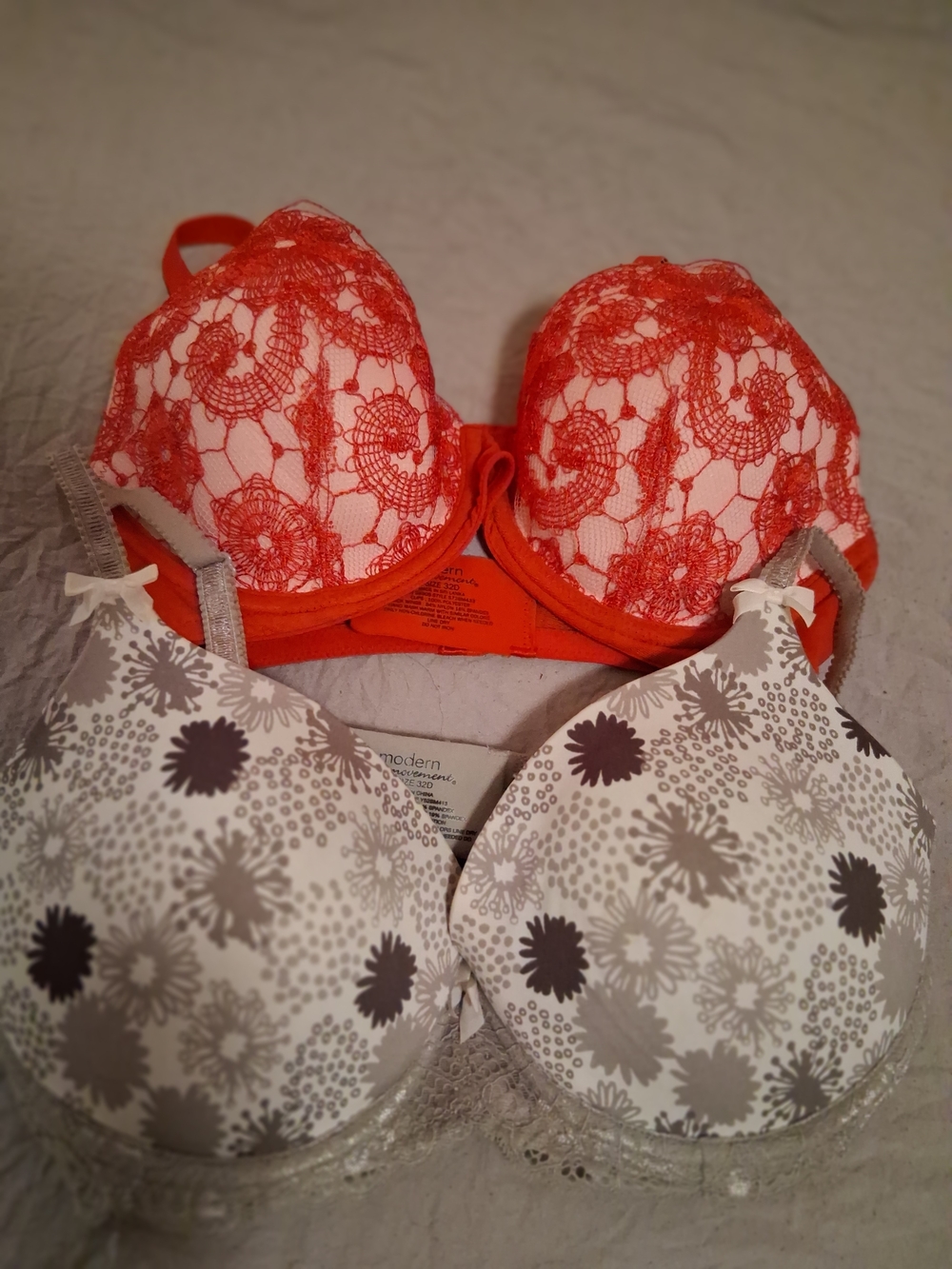 Lace-Overlay Red Push-Up Bra with Floral Lace Detail